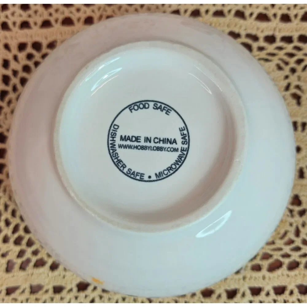 NWT Set of 4 Beautiful Floral Pattern Ruffled Salad Cereal Bowls